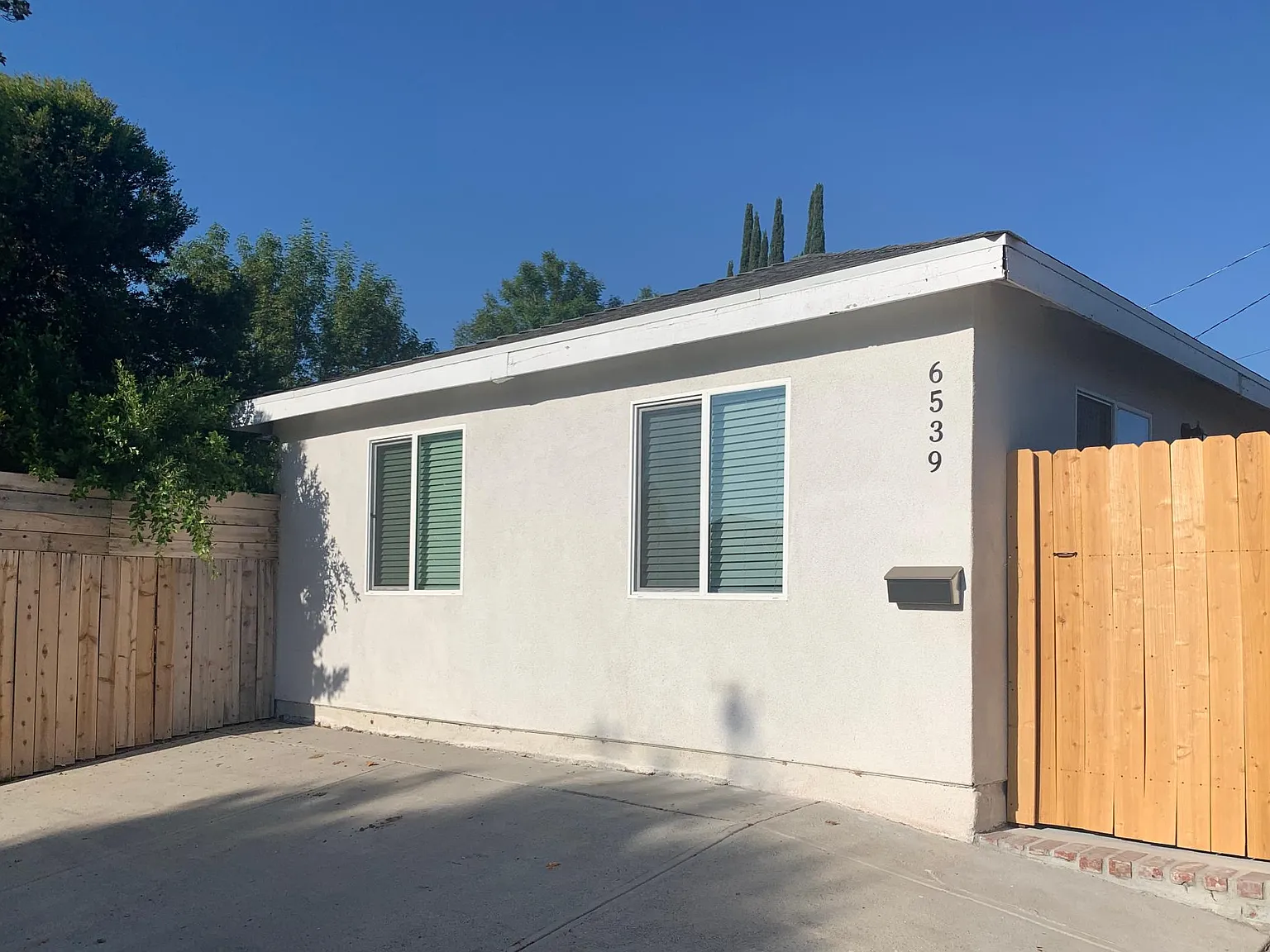 1 bed, 450 sqft, $1,899 — Photo 2