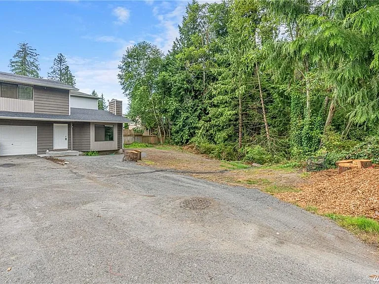 620 91st Ave SE #A — Photo 4