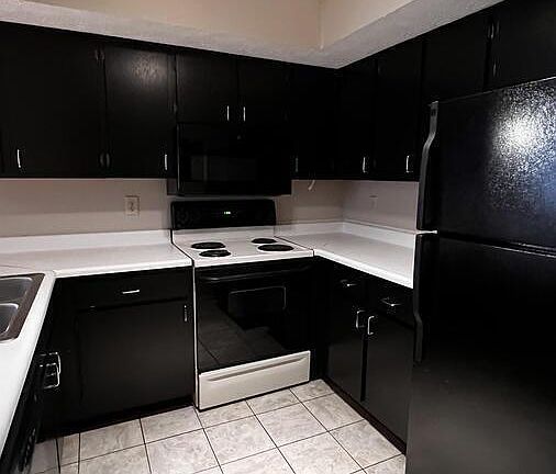 4th image of 562 Woodland Ave Unit 42-1