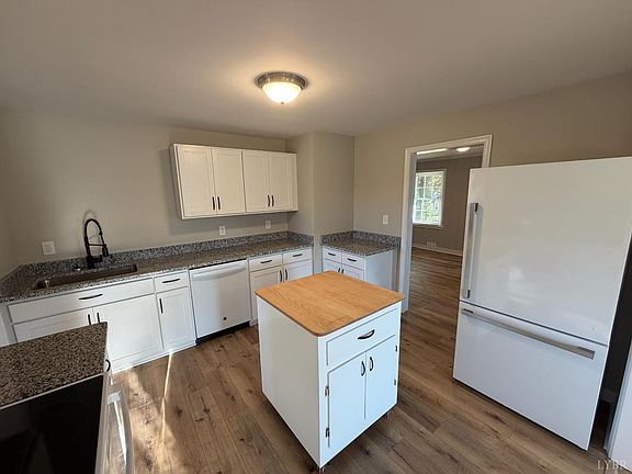 5th image of 127 Campbell St