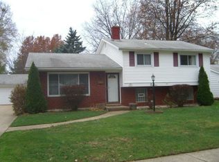 11041 Stoneham Rd, Parma Heights, OH 44130