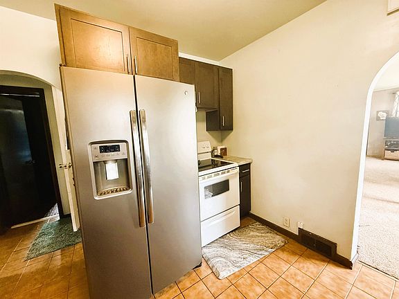 4th image of 2064 River St