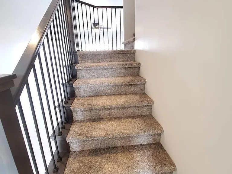Three Bedroom Red Mountain Vista Town Home — Photo 14