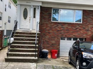 3 West Dr #2, Bayonne, NJ 07002