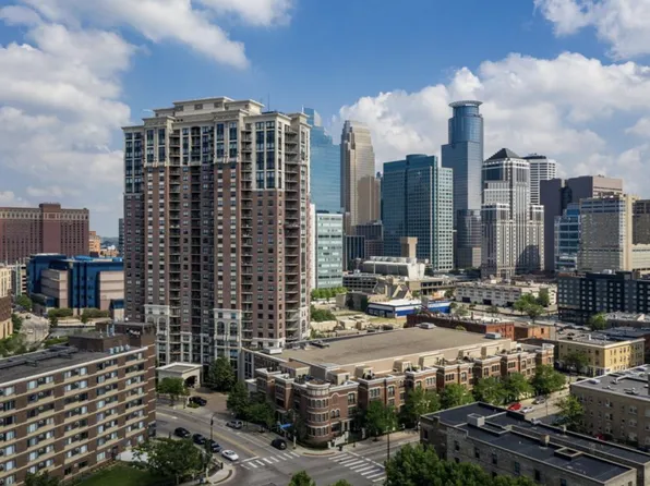 500 E Grant St APT 205, Minneapolis, MN 55404
