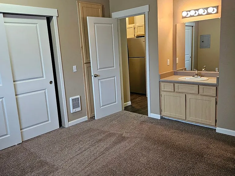 Vista Pointe Apartments in South Salem Oregon Comfortable Living Near Shopping and I5 — Photo 79