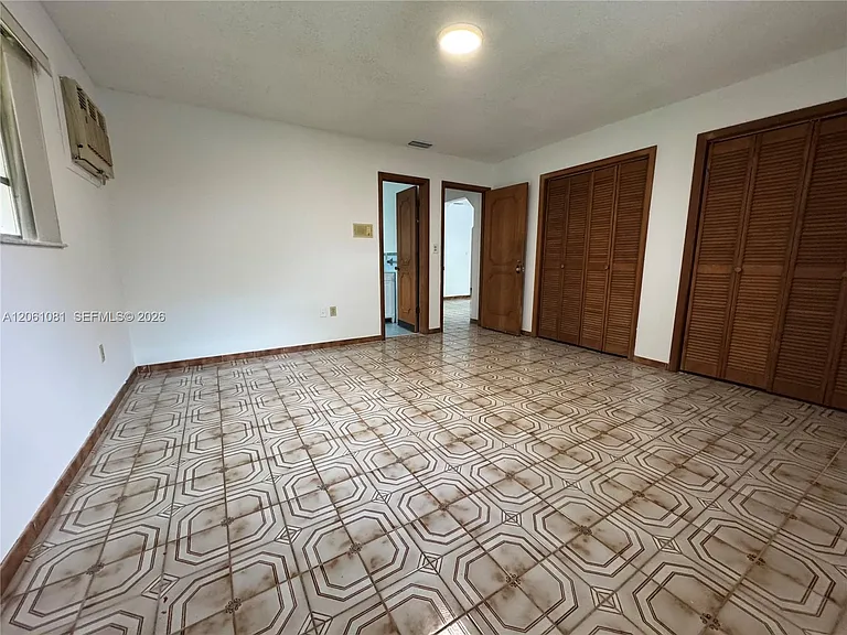 2524 SW 6th St — Photo 17