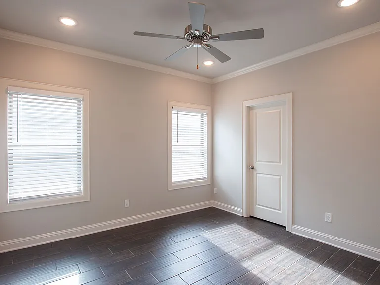 822 Lindsey Ln — Photo 18