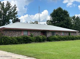 807 Pine Dr, Tylertown, MS 39667