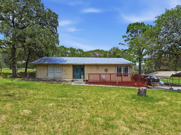 1027 Bluebonnet, Adkins, TX 78101