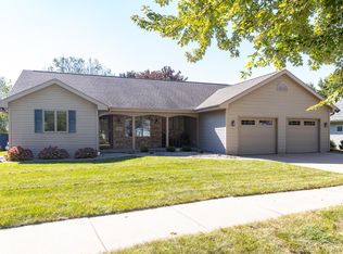 1325 E Keystone Ln, Appleton, WI 54913