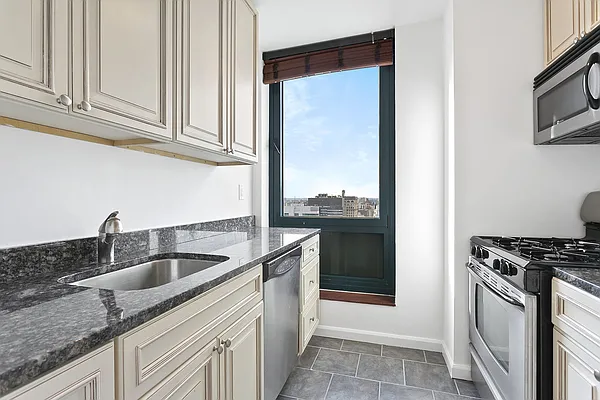 Rented by Compass | media 18