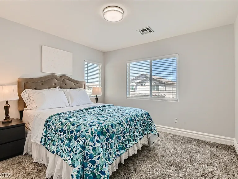 6689 Roanoke Ct — Photo 24