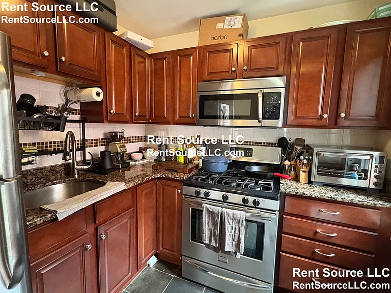 23 Ware St #4 — Photo 3