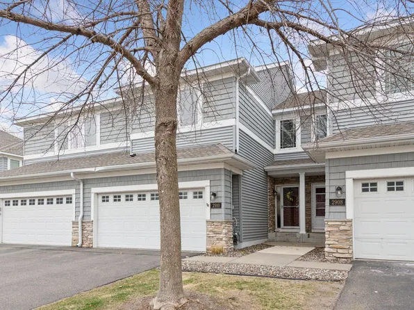 2910 Spy Glass Dr, Chaska, MN 55318