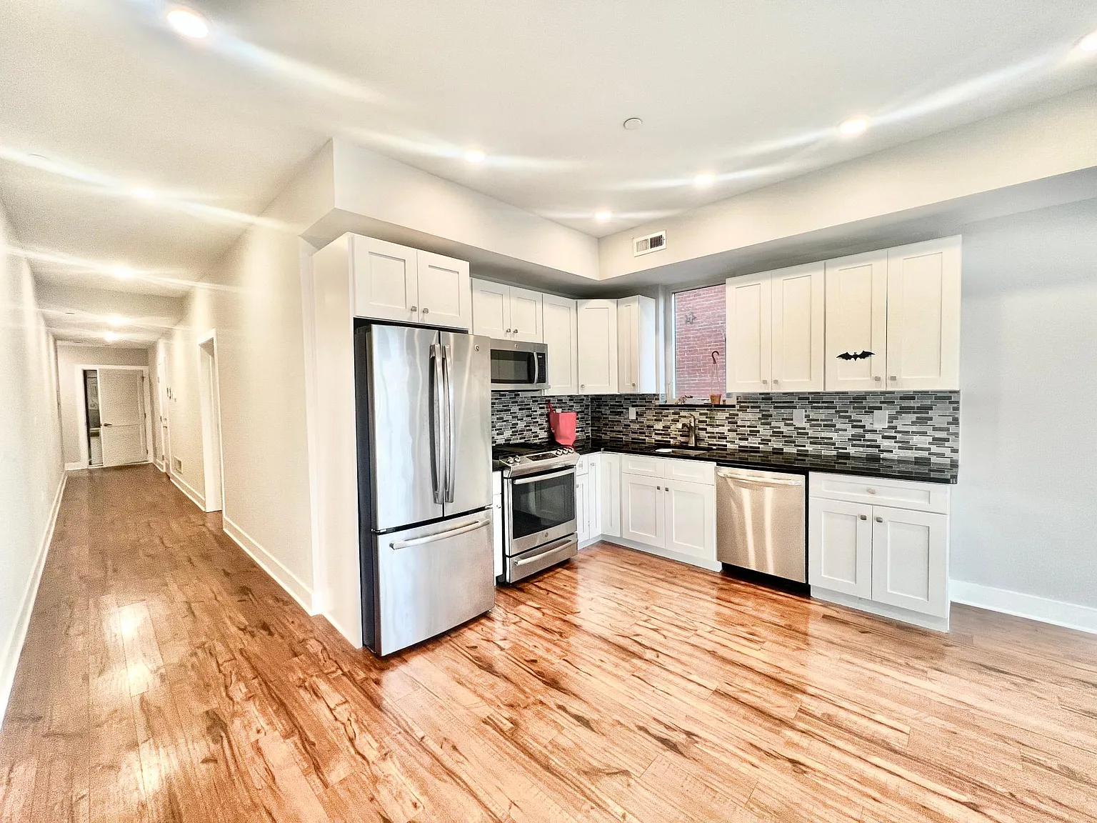 330 Cambridge St — Photo 3