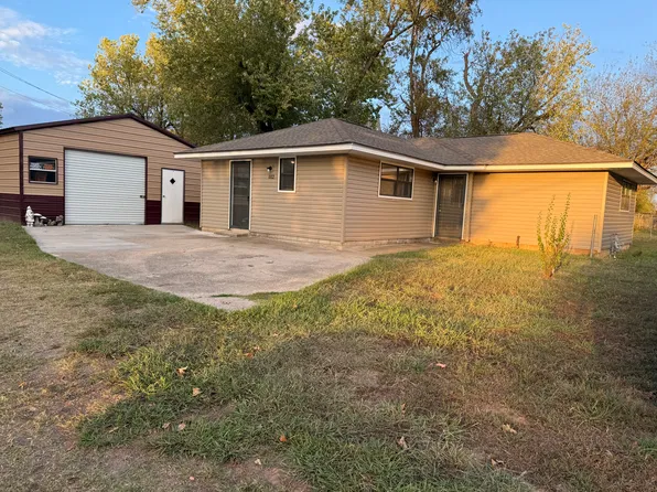 102 Haskins Ln, Roland, OK 74954