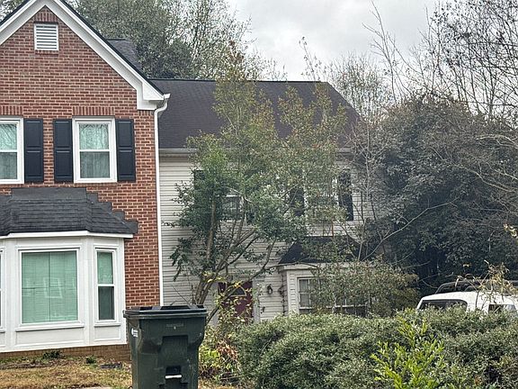 3rd image of 510 Salem Woods Dr SE