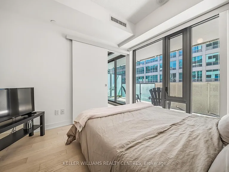 25 Richmond St E #704 — Photo 20