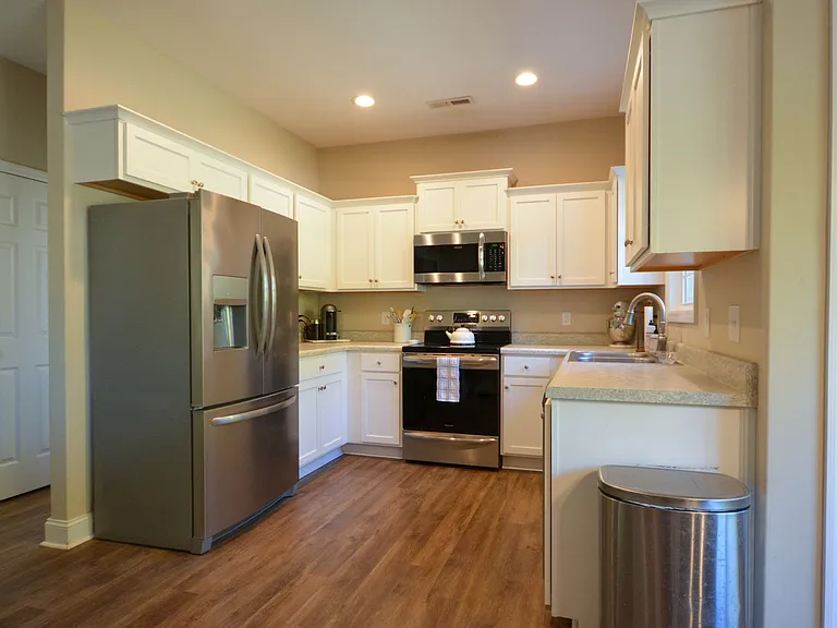 520 Everett Glades — Photo 9