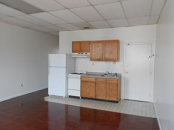 4th image of 2515 Saint Paul St APT 5