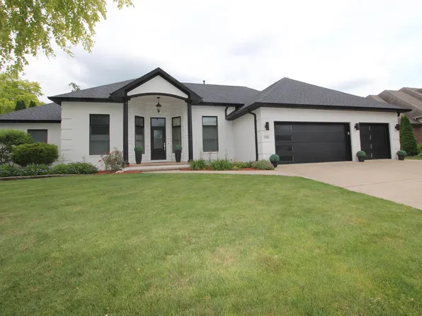 1964 Chestnut Ln, Washington, IL 61571