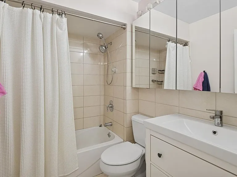 6534 W Montrose Ave #3W — Photo 10