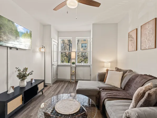 269 S 44th St #44-2F, Philadelphia, PA 19104