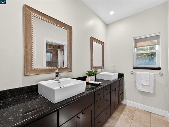 3rd image of 137 Rudgear Dr