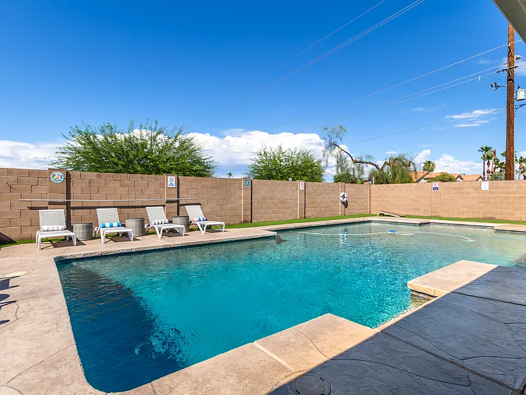 3142 E Altadena Ave — Photo 18