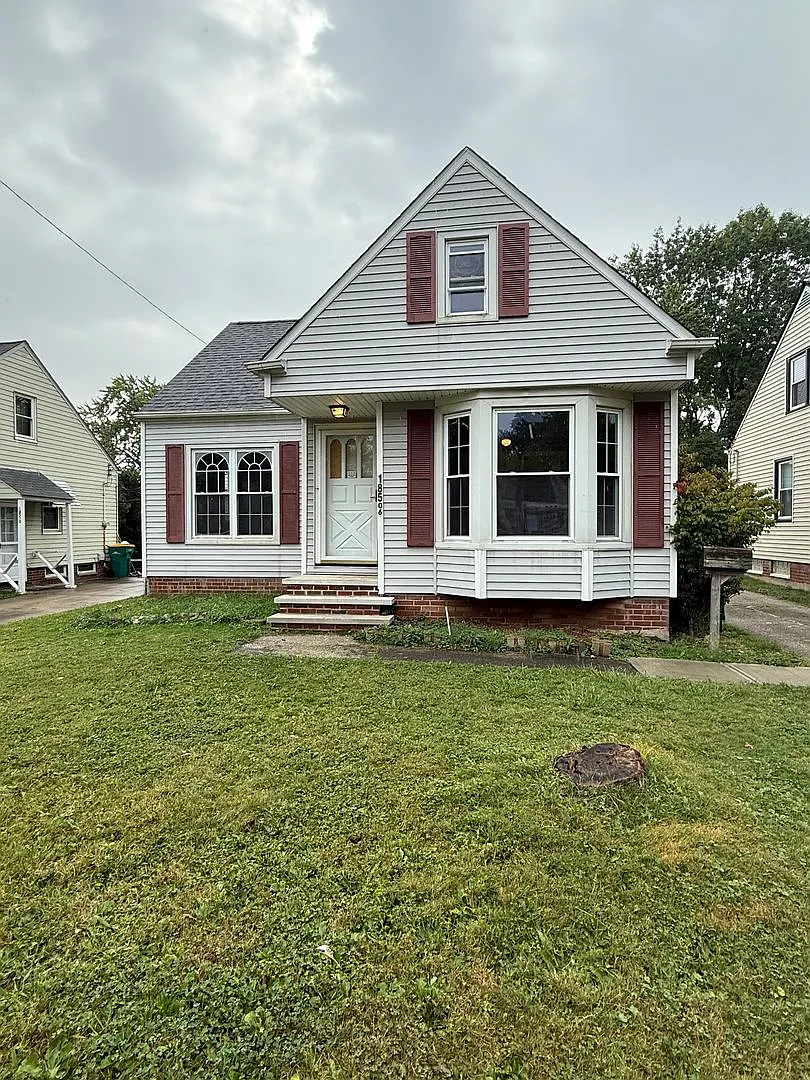 18506 Maple Heights Blvd photo 1