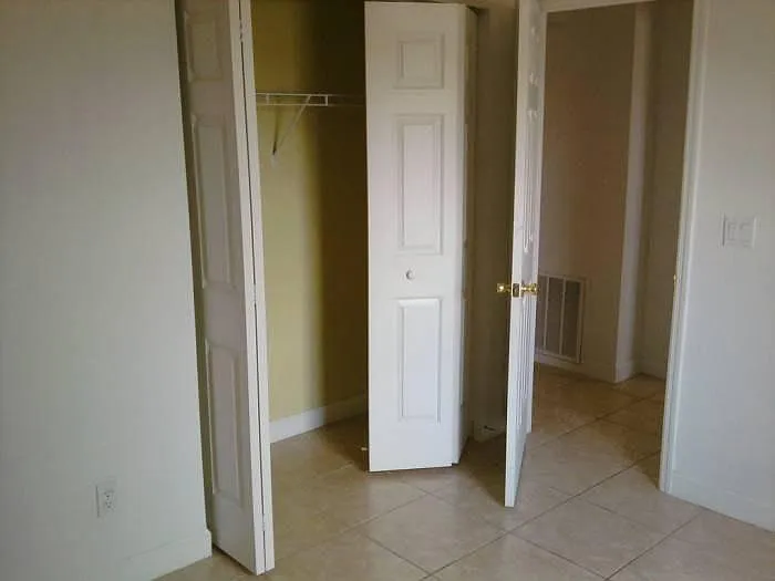 1141 Eisenhower Blvd — Photo 9