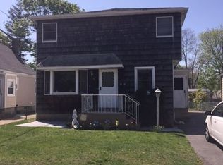 33 Oak Ave, Inwood, NY