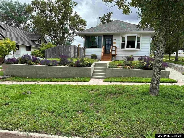 945 Arapahoe St, Thermopolis, WY 82443