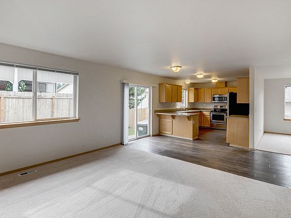 5th image of 1712 199th Street Ct E