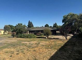 2960 Rocky Ln, Riverbank, CA 95367