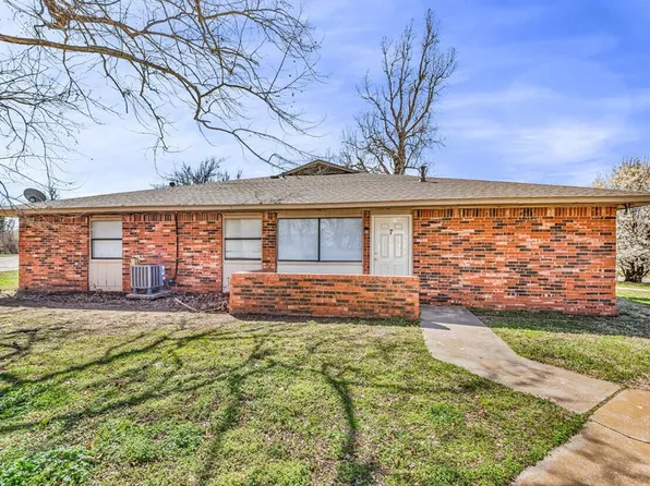 210 NW North St, Minco, OK 73059