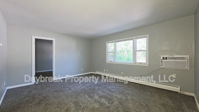 2 bed, 1.0 bath, $875 — Photo 2