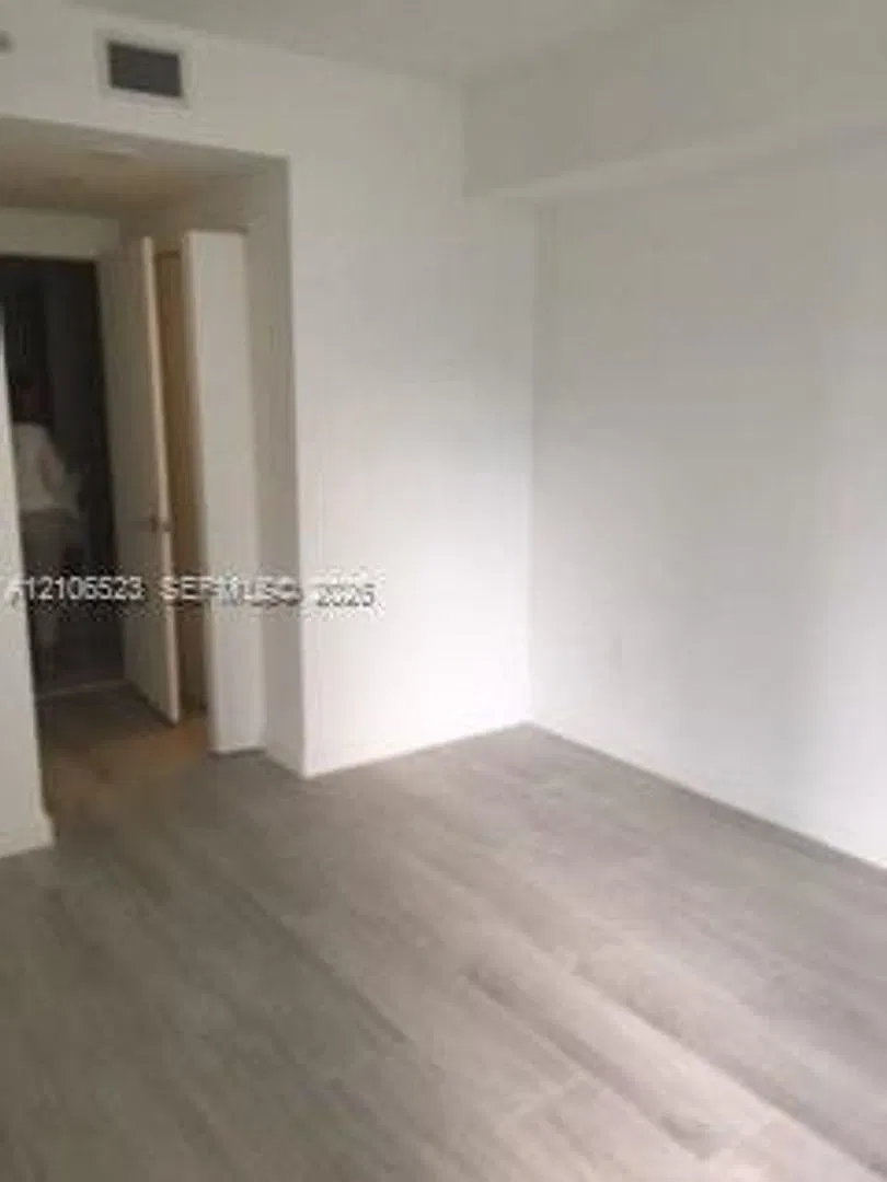 55 SW 9th St cu-1110, Miami, FL 33130 — Photo 3