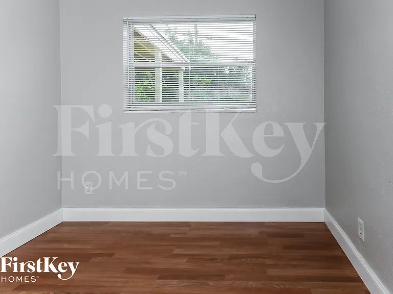 6231 NW 20th St — Photo 15
