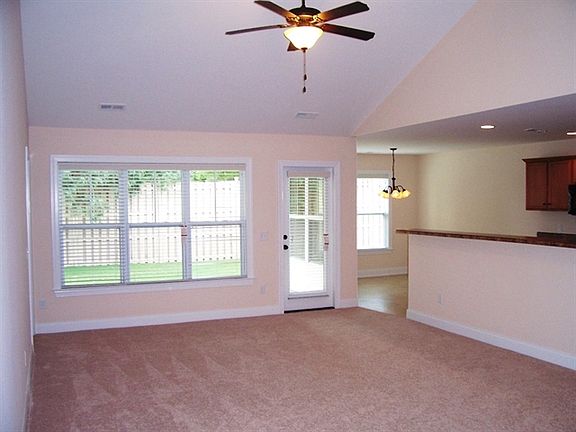 2nd image of 1233 Dunlop Dr NE