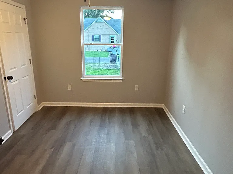 3412 Charles St — Photo 10