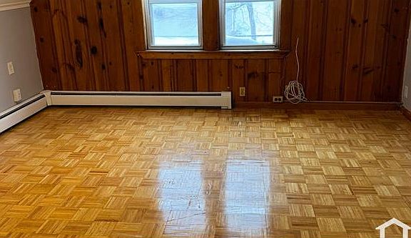 4th image of 98 Winter St #2