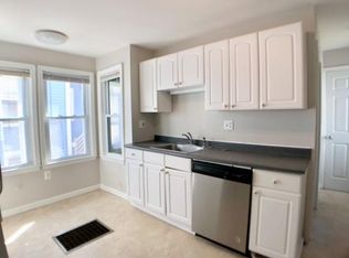 28 Harvey St, Cambridge, MA 02140