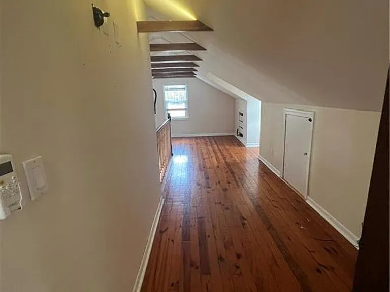 2401 Lawnherst Ave — Photo 20