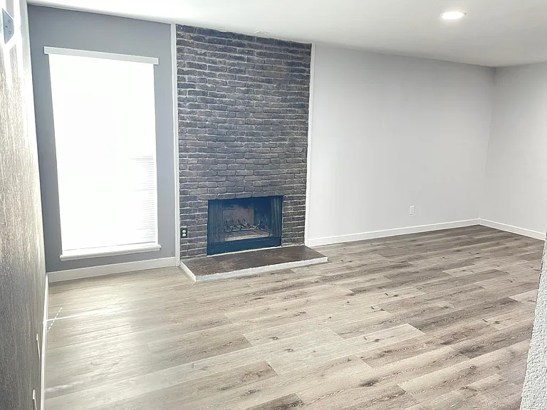 6490 S Dayton St #L8 — Photo 1