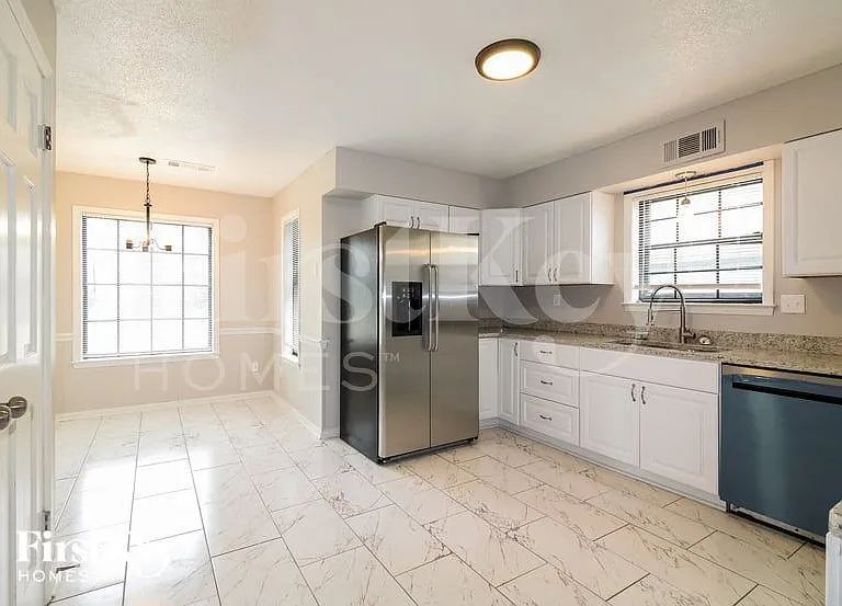 1459 Haverwood Ave — Photo 6