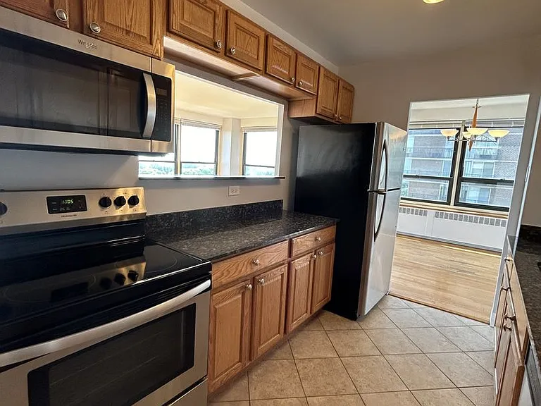 4180 Marine Terrace Apartments — Photo 173