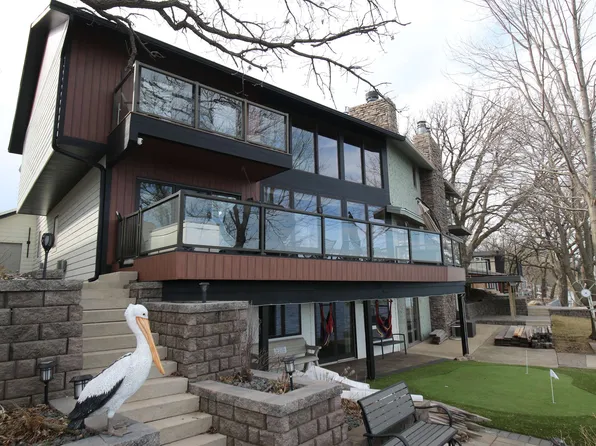 24484 182nd St, Spirit Lake, IA 51360