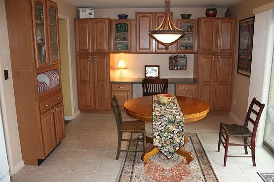 Eat-in Kitchen